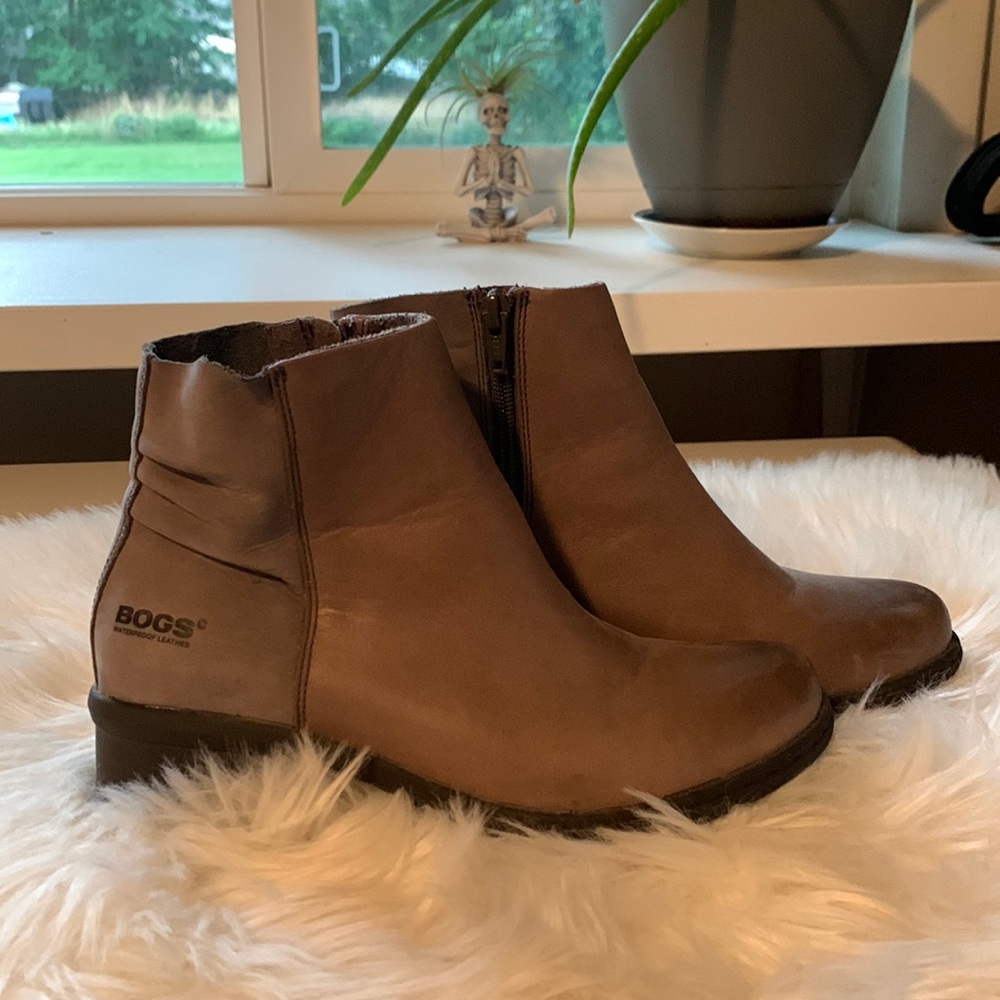 Bogs Carly Low Leather Boot